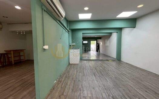 LTHC13732 – Commercial for Rent | Ekkamai Soi 19 | 150 sqm | 2 Beds 2 Baths | Near BTS Ekkamai | 60K/Month | พาณิชย์ให้เช่า เอกมัยซอย 19