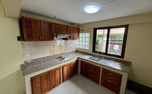 LTHC13732 – Commercial for Rent | Ekkamai Soi 19 | 150 sqm | 2 Beds 2 Baths | Near BTS Ekkamai | 60K/Month | พาณิชย์ให้เช่า เอกมัยซอย 19