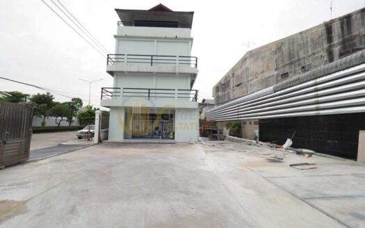 LTHC13805 – Commercial for Rent | Yannawa Road | 450 sqm | 8 Rooms 3 Baths | Near BTS Saphan Taksin | 100K/Month | อาคารพาณิชย์ให้เช่า ยานนาวา