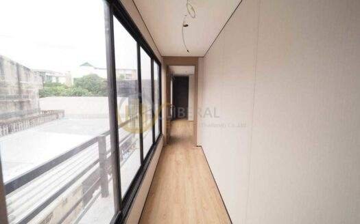 LTHC13805 – Commercial for Rent | Yannawa Road | 450 sqm | 8 Rooms 3 Baths | Near BTS Saphan Taksin | 100K/Month | อาคารพาณิชย์ให้เช่า ยานนาวา