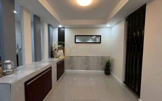 LTHC13849 – Townhouse for Sale | Sathu Pradit 29 | 200 sqm | 3 Beds 2 Baths | Near BTS Surasak | 8.89MB | ทาวน์เฮาส์ขาย สาธุประดิษฐ์ 29