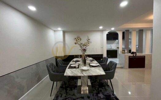 LTHC13849 – Townhouse for Sale | Sathu Pradit 29 | 200 sqm | 3 Beds 2 Baths | Near BTS Surasak | 8.89MB | ทาวน์เฮาส์ขาย สาธุประดิษฐ์ 29