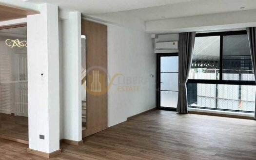 LTHC13847 – Townhouse for Rent | Ekkamai 12 | 435 sqm | 5 Beds 6 Baths | Near BTS Ekkamai | 160K/Month | ทาวน์เฮาส์ให้เช่า เอกมัย 12