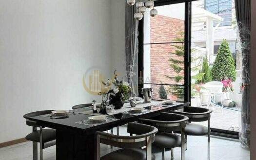 LTHC13847 – Townhouse for Rent | Ekkamai 12 | 435 sqm | 5 Beds 6 Baths | Near BTS Ekkamai | 160K/Month | ทาวน์เฮาส์ให้เช่า เอกมัย 12