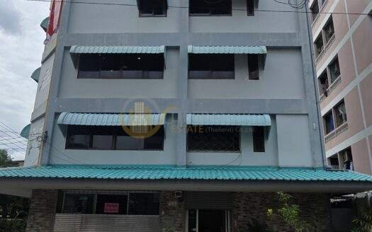 LTH13889 – Commercial for Rent | Pracharat Bamphen 15 | 660 sqm | 4 Beds 8 Baths | Near MRT Huai Khwang | 200K/Month | อาคารพาณิชย์ให้เช่า ประชาราษฎร์บำเพ็ญ