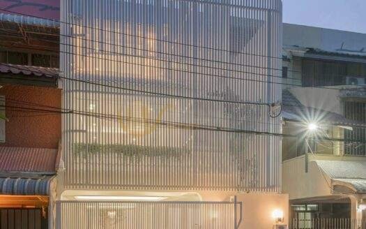 LTH13939 – Townhouse for Sale | Sukhumvit 71 | 250 sqm | 4 Beds 4 Baths | Near BTS Phra Khanong | 15.9 MB | ทาวน์โฮมขาย สุขุมวิท 71