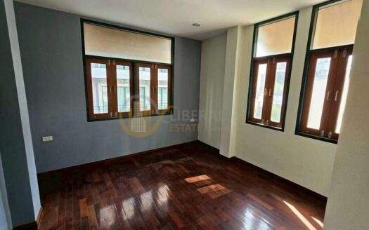 LTHC13964 – House for Rent | Sukhumvit 20 | 400 sqm | 7 Beds 4 Baths | Near BTS Asoke | 120K/Month | บ้านให้เช่า สุขุมวิท 20