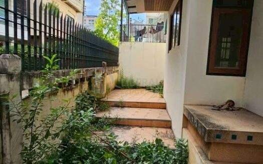 LTHC13964 – House for Rent | Sukhumvit 20 | 400 sqm | 7 Beds 4 Baths | Near BTS Asoke | 120K/Month | บ้านให้เช่า สุขุมวิท 20