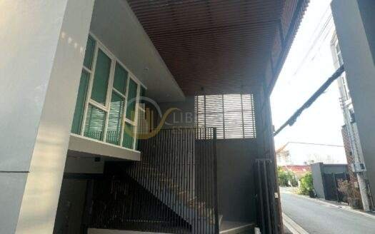 LTH14037 – Home Office for Rent | Sukhumvit 101/1 | 585 sqm | 2 Rooms 4 Baths | Near BTS Udomsuk | 100K/Month | โฮมออฟฟิศให้เช่า สุขุมวิท 101/1