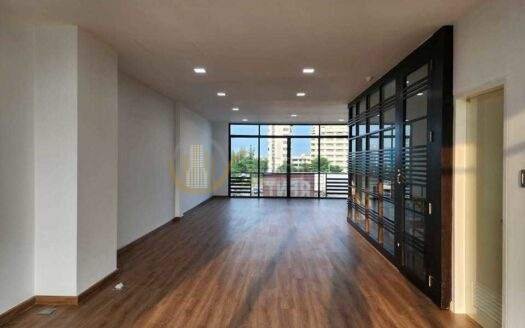 LTH14040 – Home Office for Rent | H-Cape Biz Sector | 295 sqm | 3+ Rooms 3 Baths | Near BTS On Nut | 75K/Month | โฮมออฟฟิศให้เช่า เอชเคป บิซ เซคเตอร์