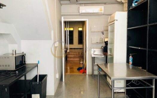 LTH14034 – Commercial for Rent | Bangrak | 137 sqm | 4 Storey | Near BTS Saphan Taksin | 120K/Month | อาคารพาณิชย์ให้เช่า บางรัก