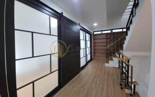 LTH14040 – Home Office for Rent | H-Cape Biz Sector | 295 sqm | 3+ Rooms 3 Baths | Near BTS On Nut | 75K/Month | โฮมออฟฟิศให้เช่า เอชเคป บิซ เซคเตอร์