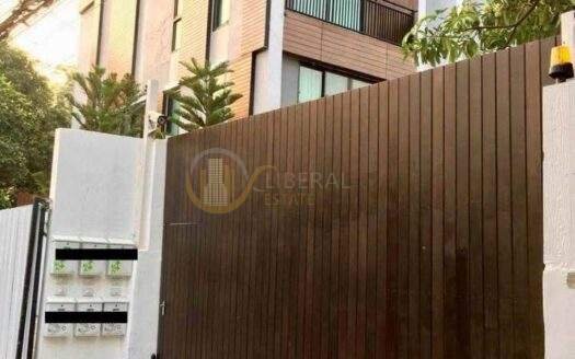 LTHC14031 – Townhome for Rent | Suan Phlu 1 | 200 sqm | 3 Beds 4 Baths | Near BTS Sala Daeng | 65K/Month | ทาวน์โฮมให้เช่า สวนพลู