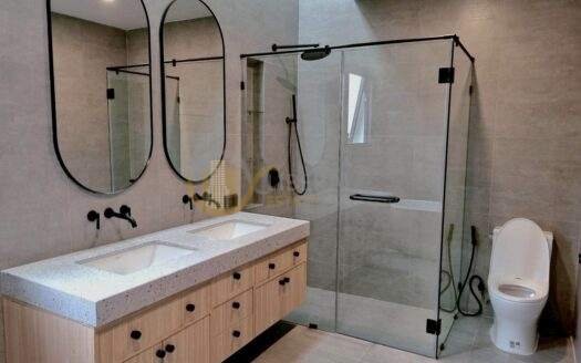 LTH14084 – House for Rent | House in Phra Khanong | 300 sqm | 3 Beds 3 Baths | Near BTS Phra Khanong | 200K/Month | บ้านให้เช่า พระโขนง