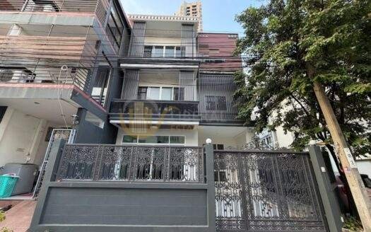LTH14159 – Townhouse for Rent | Sukhumvit 46 | 400 sqm | 5 Beds 4 Baths | Near BTS Phra Khanong | 90K/Month | ทาวน์โฮมให้เช่า สุขุมวิท 46