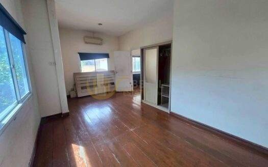 LTHC14161 – House for Rent | Sathorn 13 | 200+ sqm | 7 Beds 3 Baths | Near BTS Saint Louis | 90K/Month | บ้านให้เช่า สาทร 13