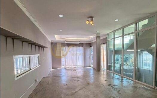 LTH14239 – Home Office for Rent | Rama 9 – RCA | 750 sqm | 5 Rooms 4 Baths | Near MRT Phetchaburi | 79K/Month | โฮมออฟฟิศให้เช่า พระราม 9