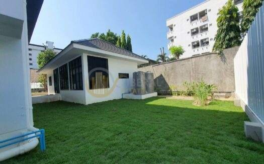 LTH14374 – House for Rent | Luxury Pool Villa Sukhumvit 62 | 250 sqw | 700 sqm | 5 Beds 7 Baths | Near BTS Bangjak | 350K/Month | บ้านให้เช่า พูลวิลล่า สุขุมวิท 62