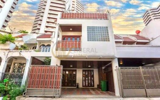 LTH14503 – Townhouse for Rent | Townhouse Sukhumvit 39 | 37 sq.w. 440 sqm | 4 Beds 4 Baths | Near BTS Phrom Phong | 100K/Month | ทาวน์เฮ้าส์ให้เช่า สุขุมวิท 39