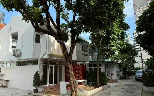 LTH14577 – Home Office for Rent | EM HOME Sukhumvit | 100 sqm | 1 Room 1 Bath | Near BTS Phrom Phong | 80K/Month | โฮมออฟฟิศให้เช่า อีเอ็ม โฮม สุขุมวิท