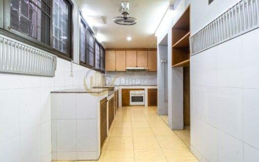 LTH14655 – Townhouse for Sale | Central Sathorn | 250 sqm | 4 Bedrooms 3 Bathrooms | Luxury Spacious Layout Prime Location | Near MRT Lumphini | 18.5 MB | ทาวน์เฮาส์ขาย สาทรกลางเมือง 250 ตร.ม. 4 ห้องนอน 3 ห้องน้ำ พื้นที่กว้าง ทำเลไพรม์ ใกล้ MRT ลุมพินี ราคาคุ้มค่า 18.5 ล้านบาท