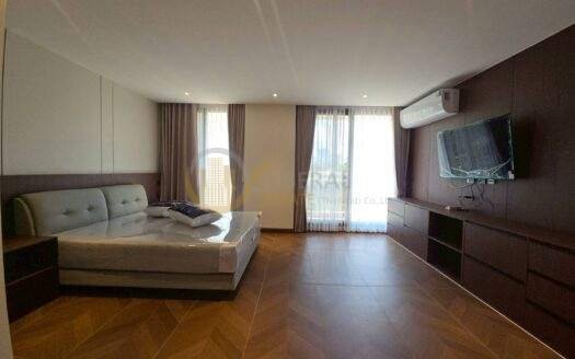 LTH14677 – Private Residence for Rent | Brand New Private Residence Ekkamai | 250 sqm | 3 Bedrooms 3 Bathrooms | Luxury Pet Friendly Spacious Living Best Value | Near BTS Ekkamai | 150,000 THB/Month | บ้านพักอาศัยให้เช่า Brand New Private Residence เอกมัย ขนาด 250 ตร.ม. 3 ห้องนอน 3 ห้องน้ำ เลี้ยงสัตว์ได้ พื้นที่กว้าง ใกล้ BTS เอกมัย ราคาเช่าคุ้มค่า 150,000 บาท/เดือน