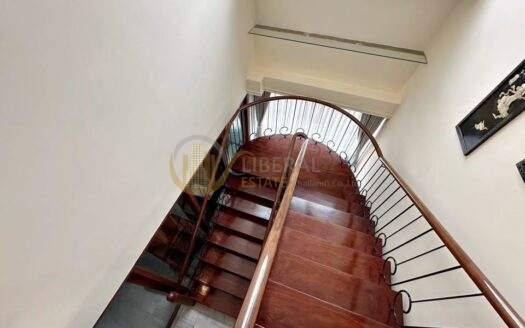 LTH14674 –Penthouse Rare Unit | for Sale | Lowrise Penthouse | 380 sqm | 3 Bedrooms 3.5 Bathrooms | Luxury Exclusive Penthouse Best Value | Near BTS Phloen Chit | 55,000,000 THB | ขายเพนท์เฮ้าส์ Lowrise Penthouse ขนาด 380 ตร.ม. 3 ห้องนอน 3.5 ห้องน้ำ เพนท์เฮ้าส์หรู พื้นที่กว้าง ใกล้ BTS เพลินจิต ราคาขายคุ้มค่า 55 ล้านบาท