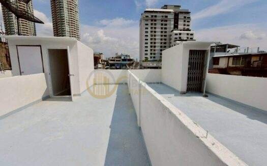 LTH14706 – ปล่อยเช่า ราคาดี ทำเลทอง Commercial for Rent | Sathorn 11 | 180 sqm | 4 Storey 3 Bedrooms 4 Bathrooms | Prime Location Spacious Layout Walkable to School Best Value | Near BTS St. Louis | 45,000 THB/Month | อาคารพาณิชย์ให้เช่า สาทร 11 ขนาด 180 ตร.ม. 4 ชั้น ปรับเป็น 3 ห้องนอน 4 ห้องน้ำได้ ทำเลดี ใกล้ BTS เซนต์หลุยส์ ราคา 45,000 บาท/เดือน