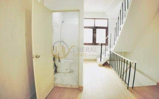 LTH14706 – ปล่อยเช่า ราคาดี ทำเลทอง Commercial for Rent | Sathorn 11 | 180 sqm | 4 Storey 3 Bedrooms 4 Bathrooms | Prime Location Spacious Layout Walkable to School Best Value | Near BTS St. Louis | 45,000 THB/Month | อาคารพาณิชย์ให้เช่า สาทร 11 ขนาด 180 ตร.ม. 4 ชั้น ปรับเป็น 3 ห้องนอน 4 ห้องน้ำได้ ทำเลดี ใกล้ BTS เซนต์หลุยส์ ราคา 45,000 บาท/เดือน