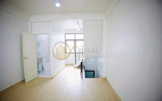 LTH14706 – ปล่อยเช่า ราคาดี ทำเลทอง Commercial for Rent | Sathorn 11 | 180 sqm | 4 Storey 3 Bedrooms 4 Bathrooms | Prime Location Spacious Layout Walkable to School Best Value | Near BTS St. Louis | 45,000 THB/Month | อาคารพาณิชย์ให้เช่า สาทร 11 ขนาด 180 ตร.ม. 4 ชั้น ปรับเป็น 3 ห้องนอน 4 ห้องน้ำได้ ทำเลดี ใกล้ BTS เซนต์หลุยส์ ราคา 45,000 บาท/เดือน