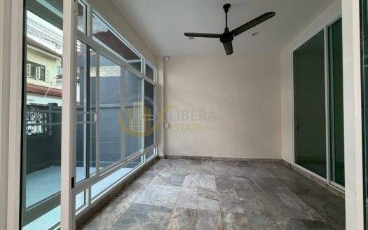 LTH14718 – Townhouse / Home Office for Rent | Sukhumvit Phra Khanong | 400 sqm | 5 Bedrooms 4 Bathrooms | Luxury Spacious Home Office Prime Location Best Value Pet Friendly | Near BTS Phra Khanong | 120,000 THB/Month | ทาวน์เฮ้าส์ / โฮมออฟฟิศให้เช่า สุขุมวิท 46 พระโขนง ขนาด 400 ตร.ม. 5 ห้องนอน 4 ห้องน้ำ พื้นที่กว้าง ทำเลดี ใกล้ BTS พระโขนง ราคา 120,000 บาท/เดือน