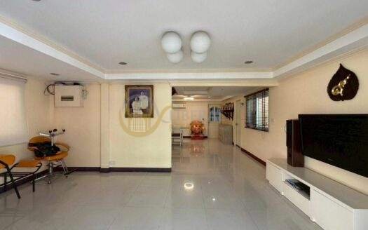 Spacious House for Sale Phra Khanong | Family Home Best Value | Near BTS Phra Khanong | 19,500,000 THB | บ้านกว้างขาย พระโขนง เหมาะครอบครัว คุ้มค่า ใกล้ BTS พระโขนง 19,500,000 บาท – LTHC14794