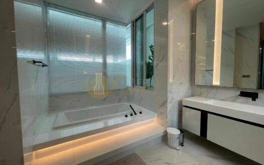 Luxury House for Rent Ekkamai-Ramindra | Family Home Prime Location | Near BTS Mayalap | 220,000 THB/Month | บ้านหรูให้เช่า เอกมัย-รามอินทรา ทำเลดี เหมาะครอบครัว ใกล้ BTS มัยลาภ 220,000 บาท/เดือน – LTH14859