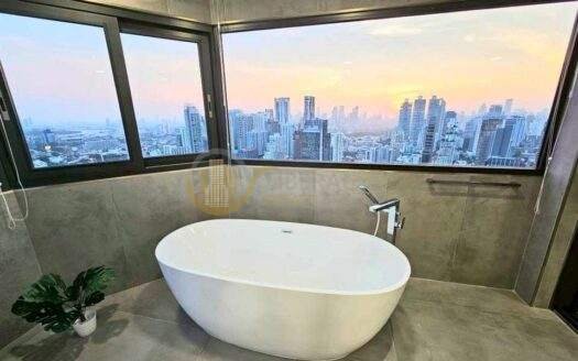 Luxury Condo for Rent Phrom Phong | City Lifestyle Spacious | Near BTS Phrom Phong | 118,000 THB/Month | คอนโดหรูให้เช่า พร้อมพงษ์ ไลฟ์สไตล์เมือง ห้องกว้าง ใกล้ BTS พร้อมพงษ์ 118,000 บาท/เดือน – LTHC14880