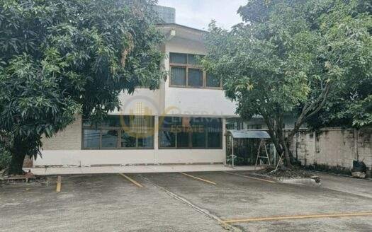 Spacious House for Rent Chong Nonsi | Family Home Prime Location | Near BTS Chong Nonsi | 200,000 THB/Month | บ้านกว้างให้เช่า ช่องนนทรี เหมาะครอบครัว ทำเลดี ใกล้ BTS ช่องนนทรี 200,000 บาท/เดือน – LTH14878