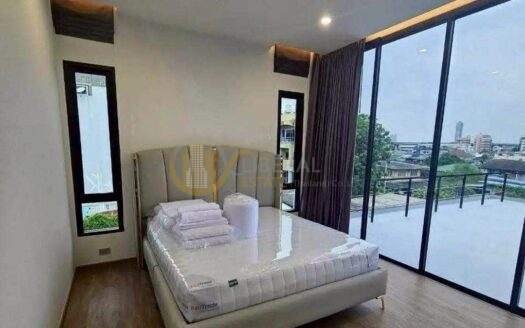 LTHC15010 – Luxury House Prime Location for Rent Sukhumvit 62 | Family Living Best Value | Near BTS Bang Chak | 350,000 THB | บ้านให้เช่า สุขุมวิท 62 ทำเลดี ครอบครัวอยู่สบาย คุ้มค่า ใกล้ BTS บางจาก