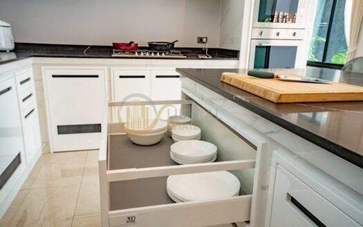 LTH15041 – Luxury House Private Pool for Rent Phrom Phong | Family Living Best Value | Near BTS Phrom Phong | 580,000 THB | บ้านให้เช่า พร้อมพงษ์ มีสระส่วนตัว ครอบครัวอยู่สบาย คุ้มค่า ใกล้ BTS พร้อมพงษ์