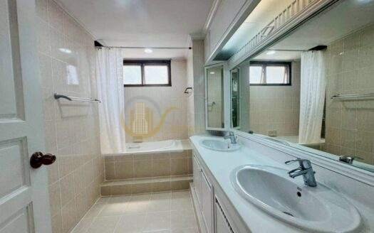 LTHC15119 – 🐾🏙️ Spacious Condo for Rent | Phrom Phong | Pet-Friendly, Large Living Space | Near BTS Phrom Phong | 120,000 THB/Month | คอนโดพร้อมพงษ์ ห้องกว้าง เลี้ยงสัตว์ได้ อยู่สบาย ใจกลางสุขุมวิท ใกล้ BTS