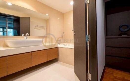 LTH15107 -💼 Condo for Rent | Asoke | Perfect for Professionals in CBD | Near BTS Asoke | 120,000 THB/Month | คอนโดอโศก เหมาะคนทำงาน ใกล้ออฟฟิศ เดินทางง่าย ใกล้ BTS