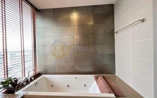 LTHC15162 – 🐶🏙️ City Living with Iconic View | Pet-Friendly Condo Surasak | 70,000 THB/Month คอนโดสุรศักดิ์ วิวแม่น้ำ + ICONSIAM เลี้ยงสัตว์ได้ โลเคชันดี ใกล้ BTS