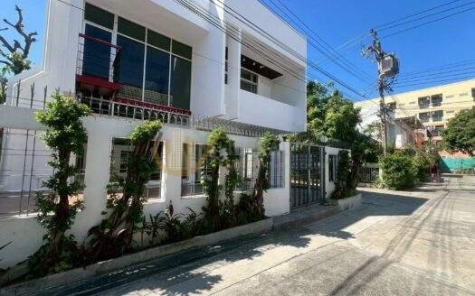 LTHC15273 – Charming House for Sale Ari | City Lifestyle Best Value | Near BTS Ari | 25 MB | บ้านขาย อารีย์ ทำเลเมือง บรรยากาศดี ใกล้ BTS อารีย์
