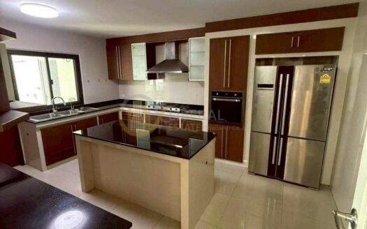 LTH15283 – 💎🐾 Exceptional Space with Pet-Friendly Comfort | Condo Asoke | 120K คอนโดอโศก พื้นที่ใช้สอยกว้างขวางเป็นพิเศษ พร้อมความยืดหยุ่นในการเลี้ยงสัตว์ เหมาะสำหรับการอยู่อาศัยระดับพรีเมียม