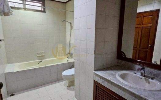 LTH15284 – 🐶🏙️ Ultra Spacious Pet-Friendly Living in Asoke | Condo for Rent | 75,000 THB/Month คอนโดอโศก ห้องขนาดใหญ่พิเศษ รองรับการเลี้ยงสัตว์ ทำเลใจกลางเมือง ใกล้ BTS