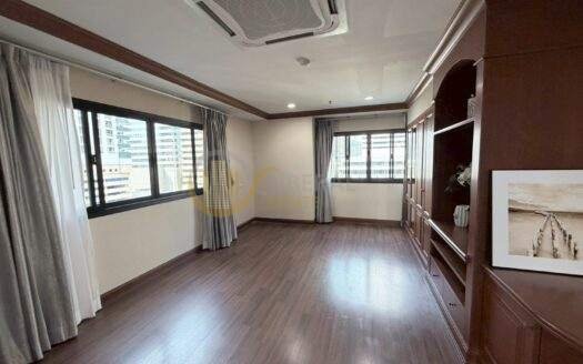 LTH15306 – ✨🐶 Refined Living with Your Pet | High-Floor Condo near BTS Asoke | 78K คอนโดอโศก มอบความสะดวกสบายระดับพรีเมียม พร้อมวิวเมืองและการอยู่อาศัยที่ลงตัว