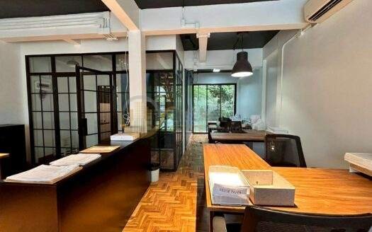 LTH15320 – Home Office House Pet-Friendly for Rent Sathorn | City Lifestyle Best Value | Near BTS Chong Nonsi | 150,000 THB | บ้านให้เช่า สาทร เหมาะทำโฮมออฟฟิศ เลี้ยงสัตว์ได้ ใกล้ BTS ช่องนนทรี