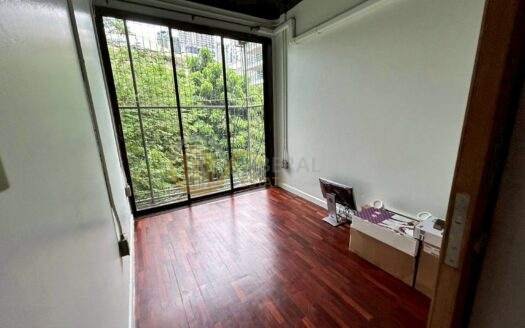LTH15320 – Home Office House Pet-Friendly for Rent Sathorn | City Lifestyle Best Value | Near BTS Chong Nonsi | 150,000 THB | บ้านให้เช่า สาทร เหมาะทำโฮมออฟฟิศ เลี้ยงสัตว์ได้ ใกล้ BTS ช่องนนทรี