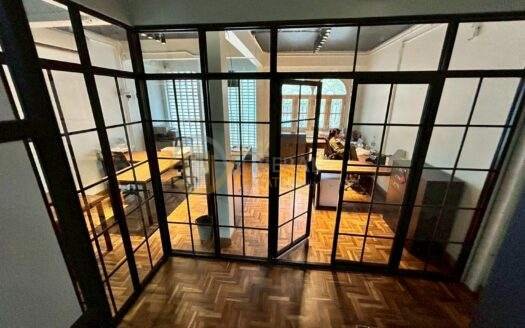 LTH15320 – Home Office House Pet-Friendly for Rent Sathorn | City Lifestyle Best Value | Near BTS Chong Nonsi | 150,000 THB | บ้านให้เช่า สาทร เหมาะทำโฮมออฟฟิศ เลี้ยงสัตว์ได้ ใกล้ BTS ช่องนนทรี