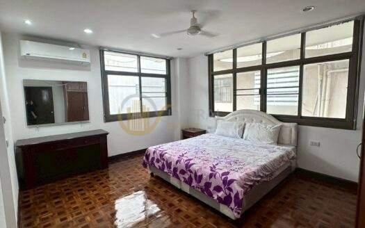 LTH15231 – Spacious Condo Pet-Friendly for Rent Asoke | City Lifestyle Best Value | Near BTS Asoke | 55,000 THB | คอนโดให้เช่า อโศก ห้องใหญ่ เลี้ยงสัตว์ได้ คุ้มค่า ใกล้ BTS อโศก