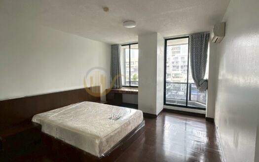LTH15381 – Spacious Condo Pet-Friendly for Rent Chit Lom | City Lifestyle Best Value | Near BTS Chit Lom | 85,000 THB | คอนโดให้เช่า ชิดลม ห้องใหญ่ เลี้ยงสัตว์ได้ คุ้มค่า ใกล้ BTS ชิดลม