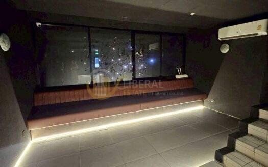 LTH15456 – Commercial Space for Rent Ekkamai | Prime Business Location | Near BTS Ekkamai | 120,000 THB | พื้นที่เช่าเชิงพาณิชย์ เอกมัย ทำเลธุรกิจ ใกล้ BTS เอกมัย